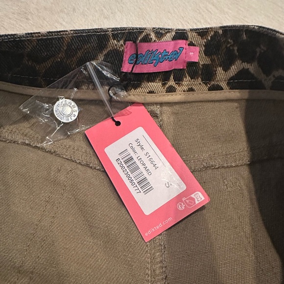 NWT Tik Tok Viral Edikted Low Rise Leopard Print Denim Jeans - Picture 5 of 5